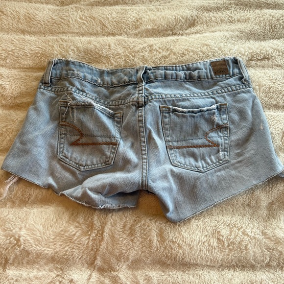 American Eagle Shorts - Picture 4 of 9